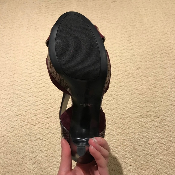 Guess Heels - Picture 5 of 7
